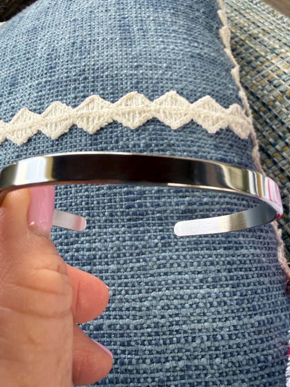 Pink Box Accessories Silvertone "Best B*tches" Cuff Bracelet - Picture 5 of 5